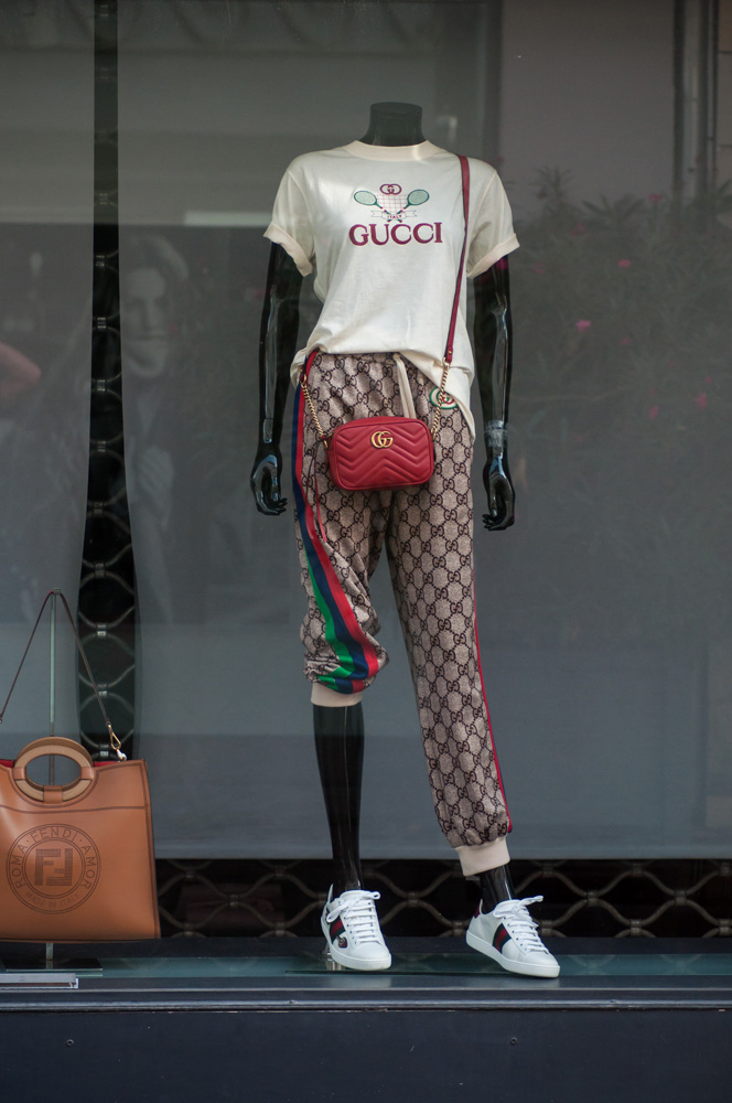 Manekin na wystawie Gucci, kolekcja wiosenna