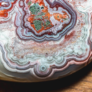 Agat naturalny – kamień o warstwowej strukturze