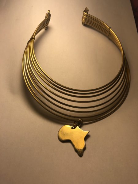 Naszyjnik z zawieszką w kształcie Afryki