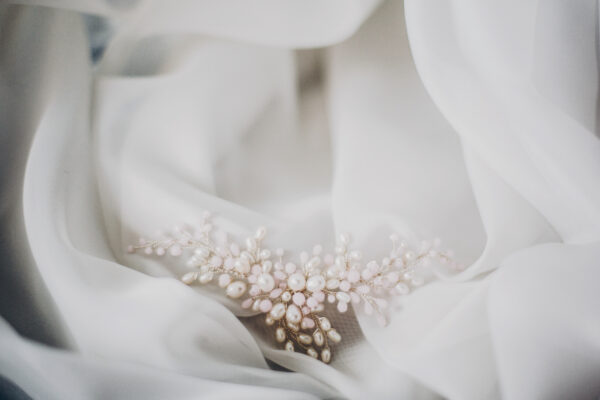 Ślubna ozdoba do włosów z perłami