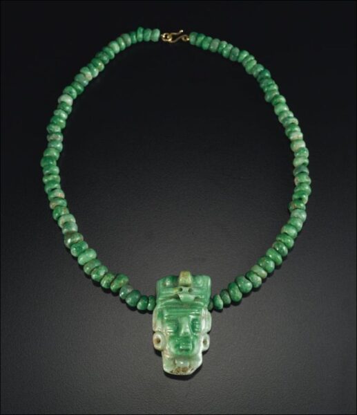 Jadeitowa biżuteria majów