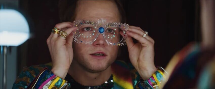 Akcesoria, dodatki i biżuteria Eltona Johna w filmie rocketman
