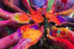 Znaczenie barw w hinduizmie kolorowe proszki holi