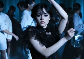 Wednesday Addams — historia, styl, akcesoria