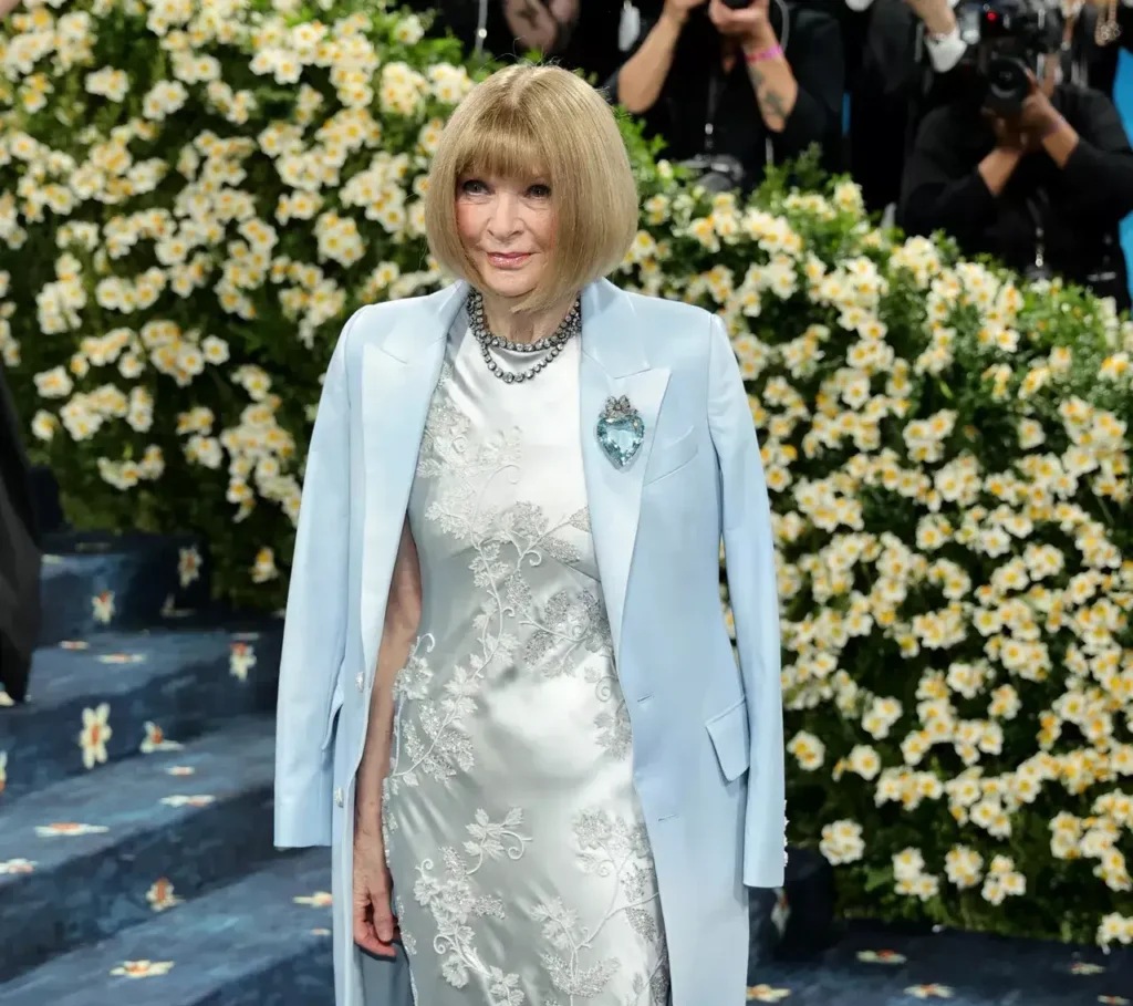 Anna Wintour Anna Wintour – błękitna broszka w roli głównej