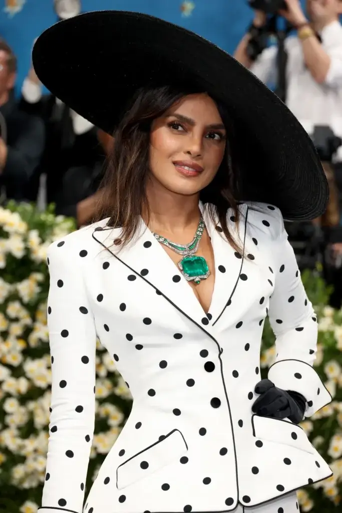 Priyanka Chopra Priyanka Chopra – szmaragdowy manifest luksusu